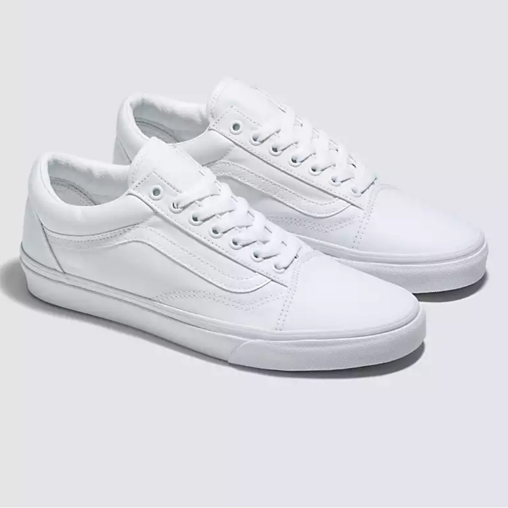Vans Old Skool Women’s Sneaker Size 6.5 - white